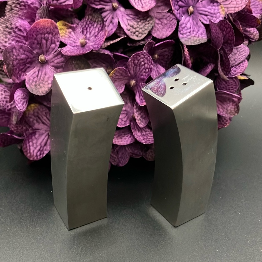 Mid Century Modern Elegance : Salt and Pepper Shakers